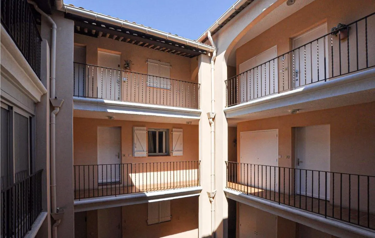 Awesome Apartment In Σαιντ-Μαξίμ